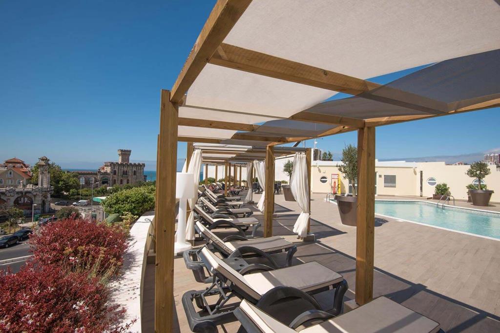 1AAC03FECCD4B378F3F7D4B51DC2C44E