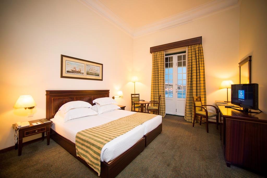 5FBE6AAF94A2425252C03695D405740D