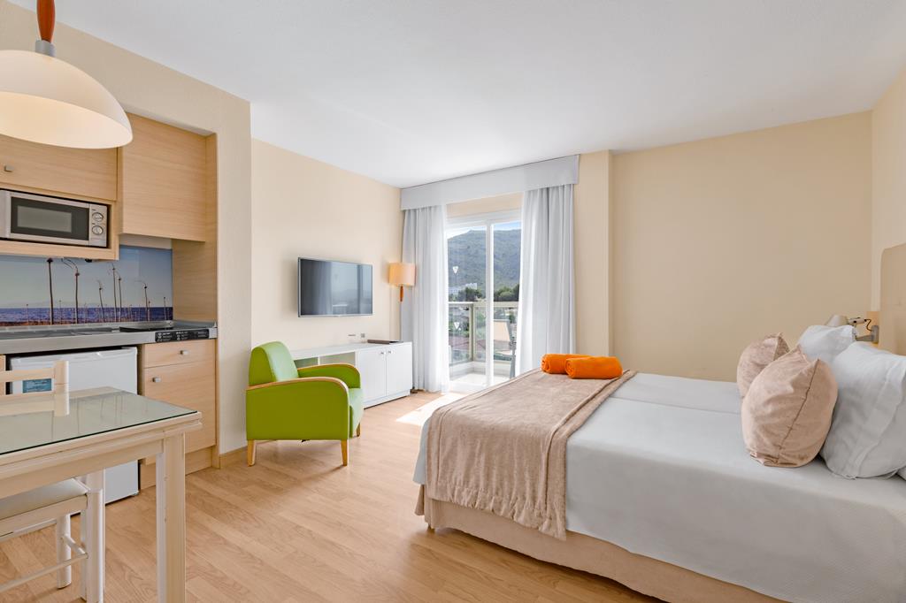 76F0555563E3EE9C262A4848DC44845C